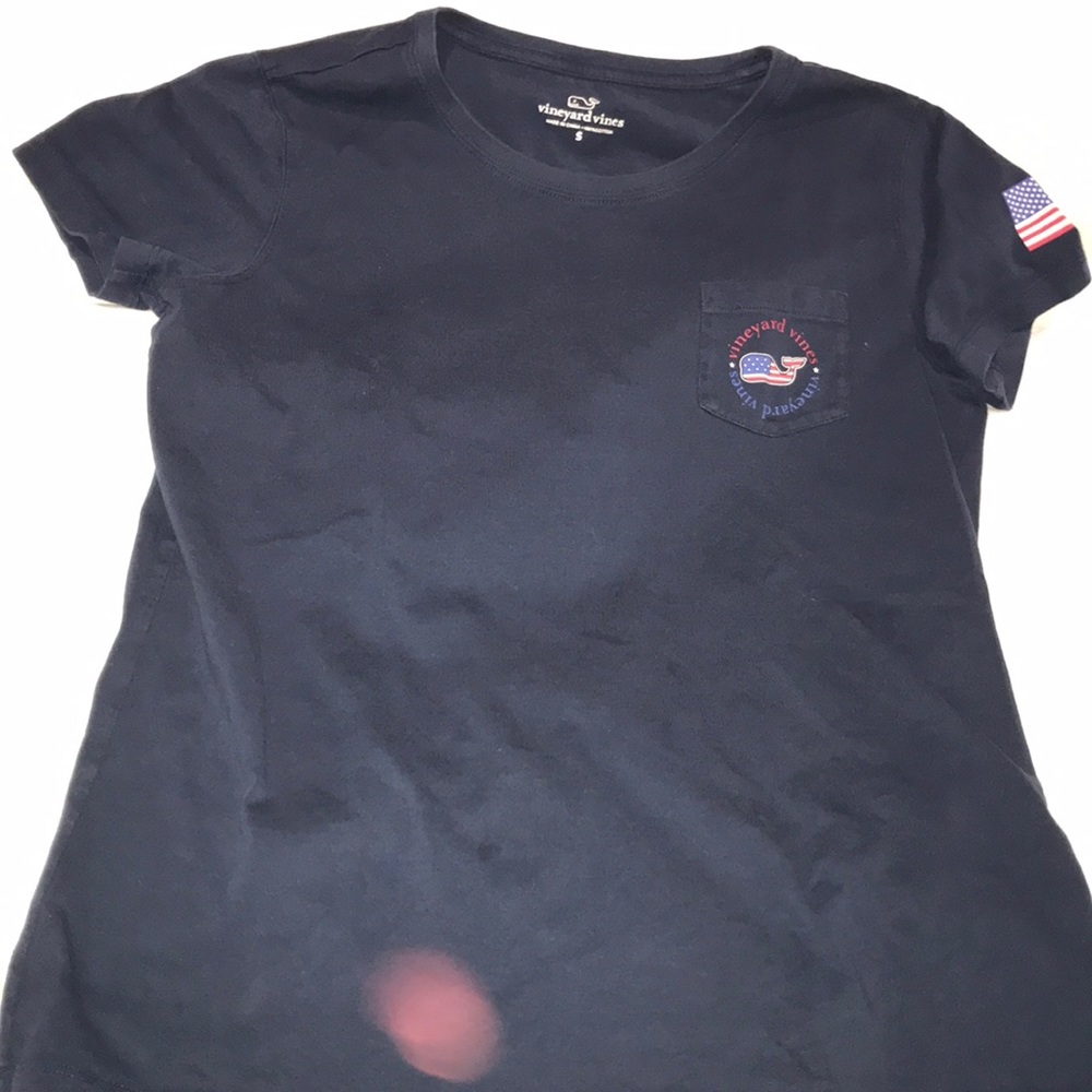 Vineyard vine USA tee